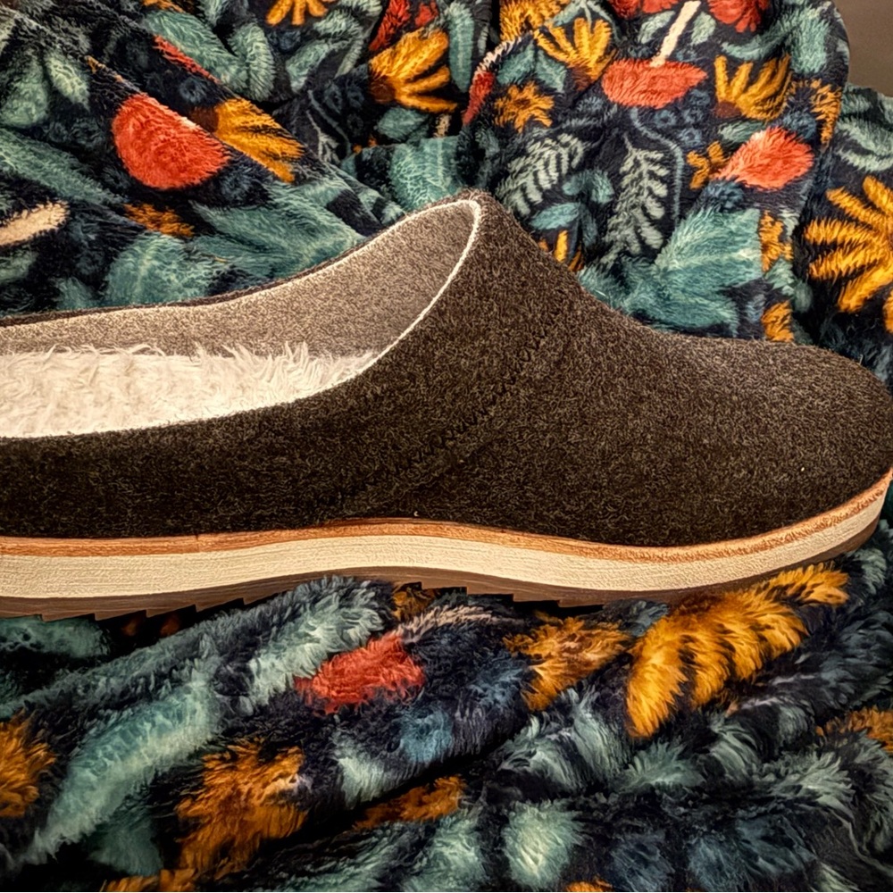 Merrell Women’s Juno Gray Wool Slip-on Shoes - Picture 2 of 6